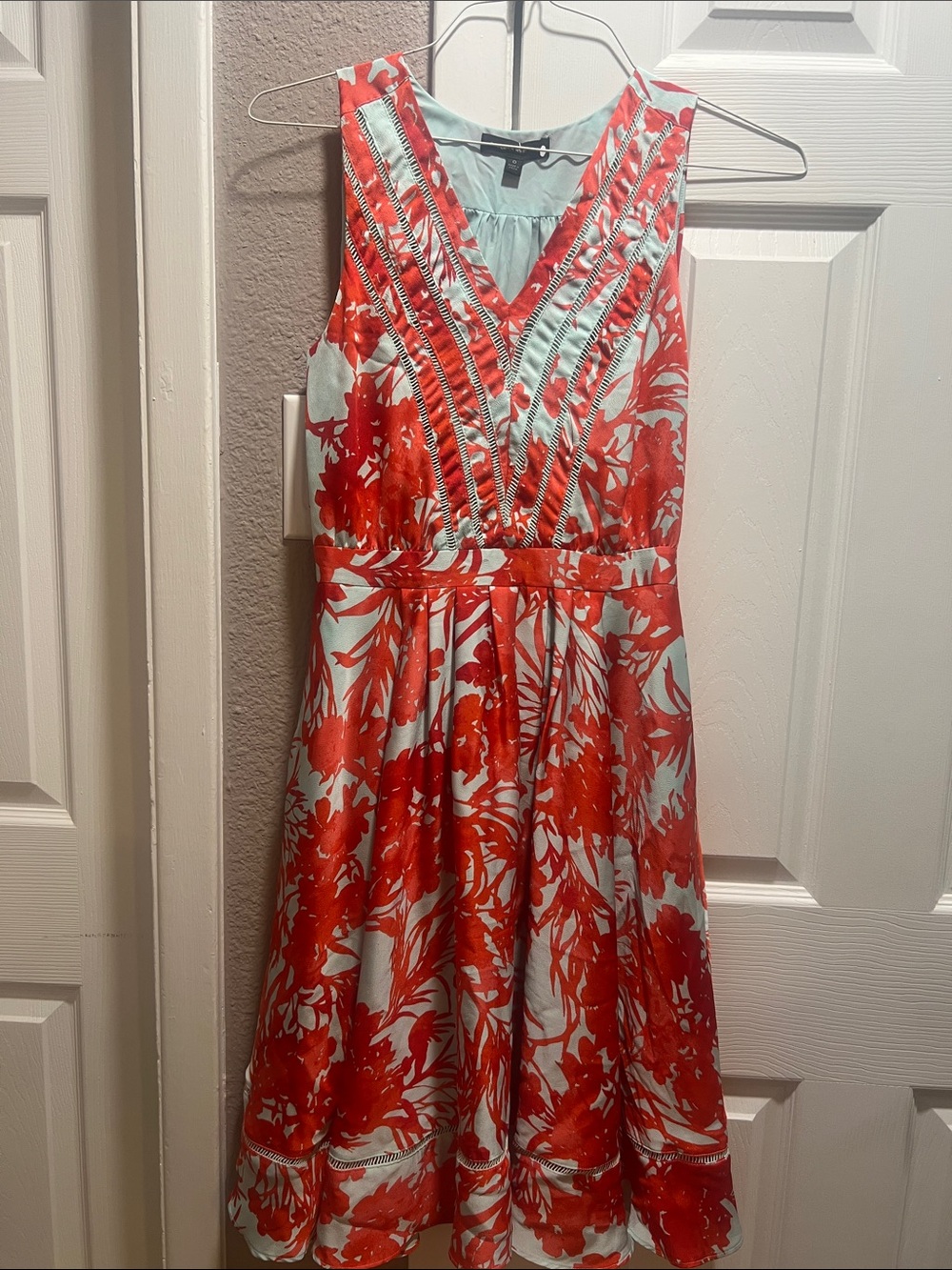 Banana Republic Coral Floral V‑Neck Midi Dress